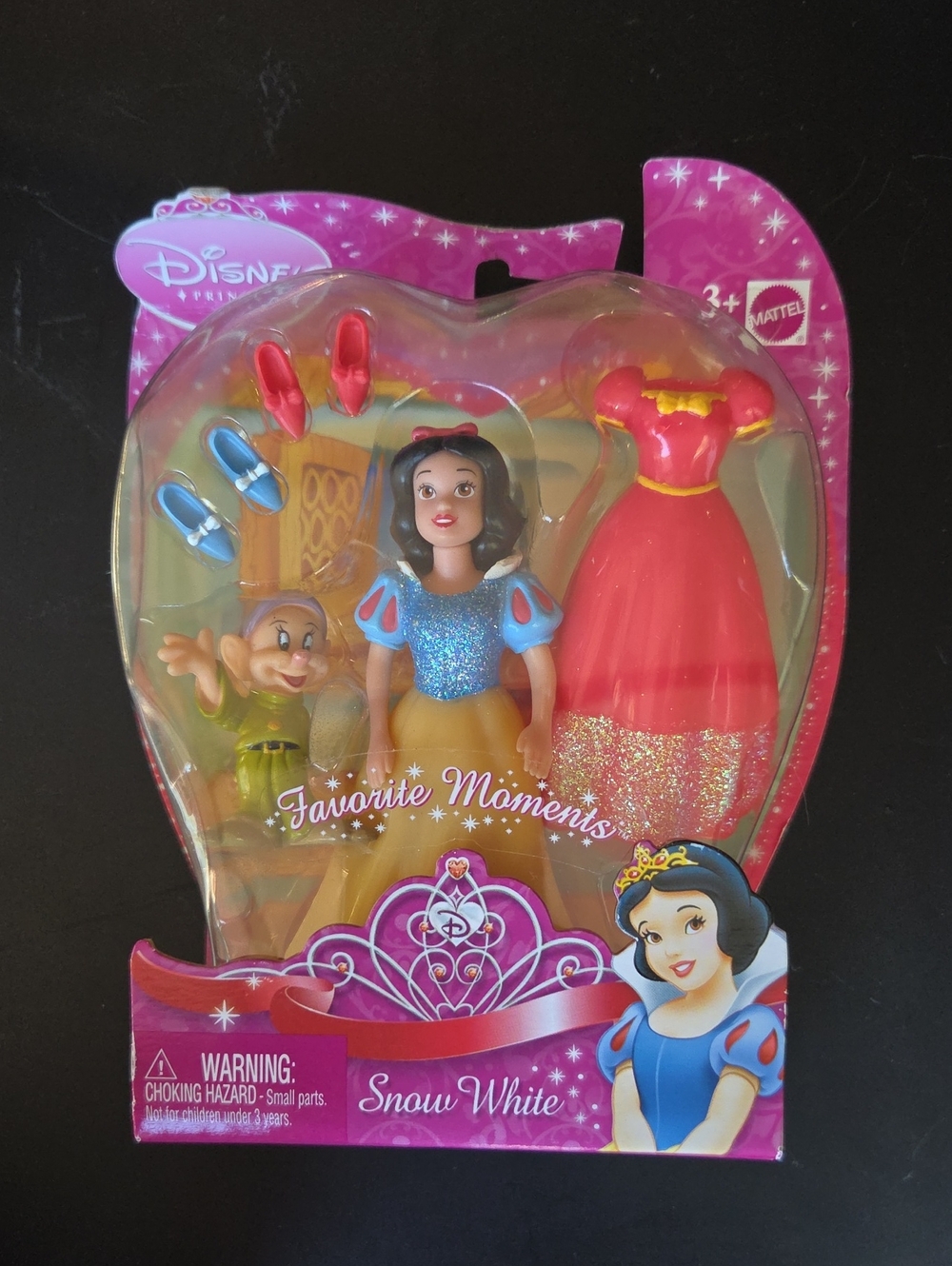 Disney Snow White Playset with Red Dress and Accessories